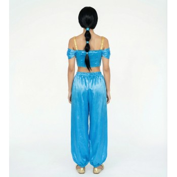 Военный женский костюм